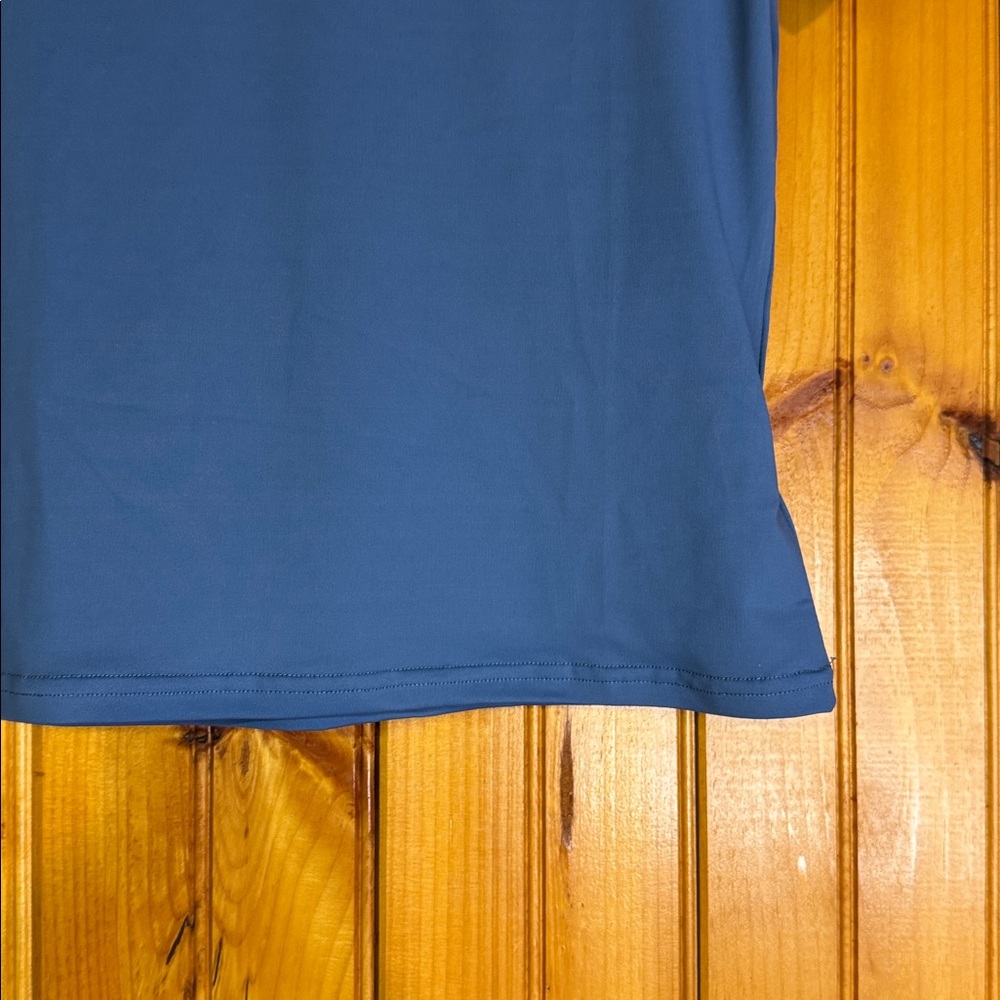 Classic Women's Light Blue Top - Picture 4 of 6